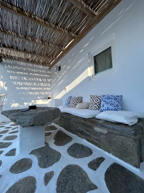 Studio with kitchen, close to the sea – Paros - Image 1