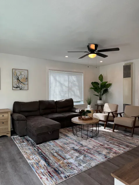 Newly renovated home walkable to Downtown/Park - Image 1