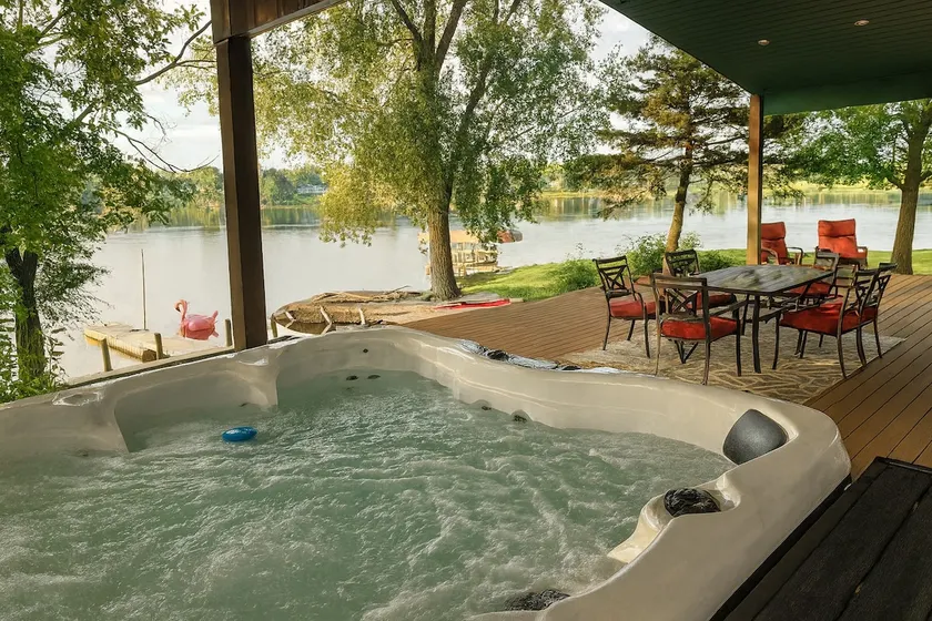 Newly Remodeled House on Cedar Lake! - Image 1