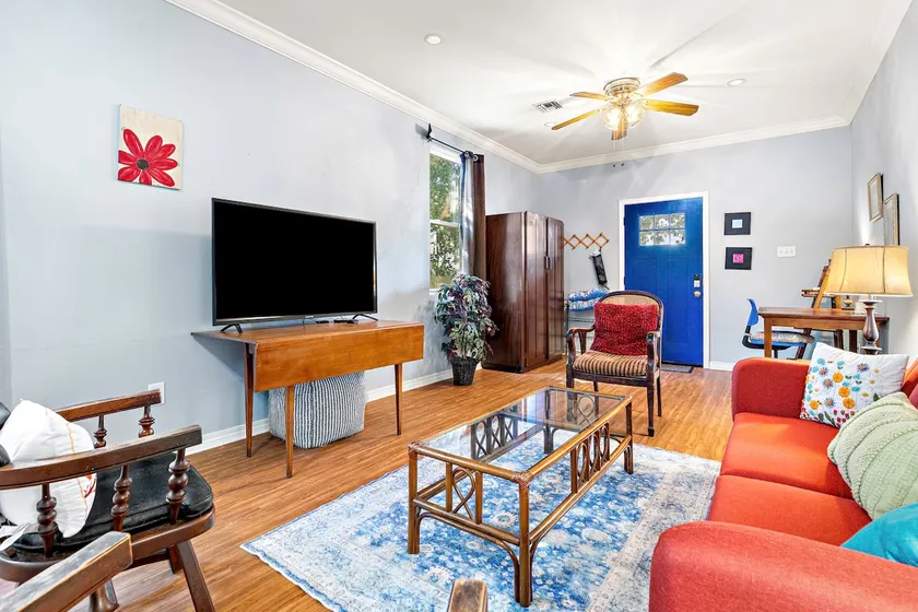 SAFE 1BR by the river/30 day+/pets ok - Image 1