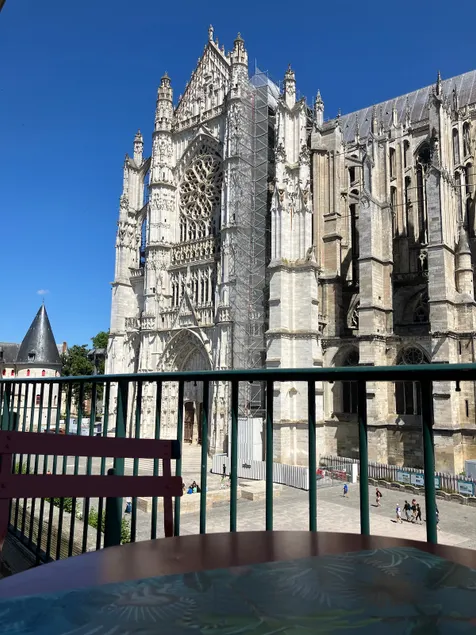 Amazing cozy T2 Cathedral view! Hyper center - Image 1
