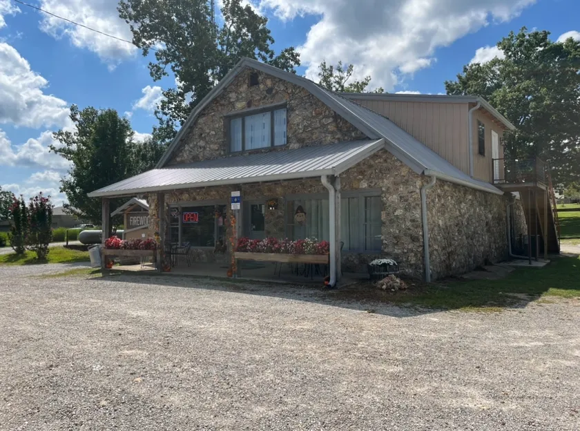 Happy Pappys - Store Cabin - Image 1
