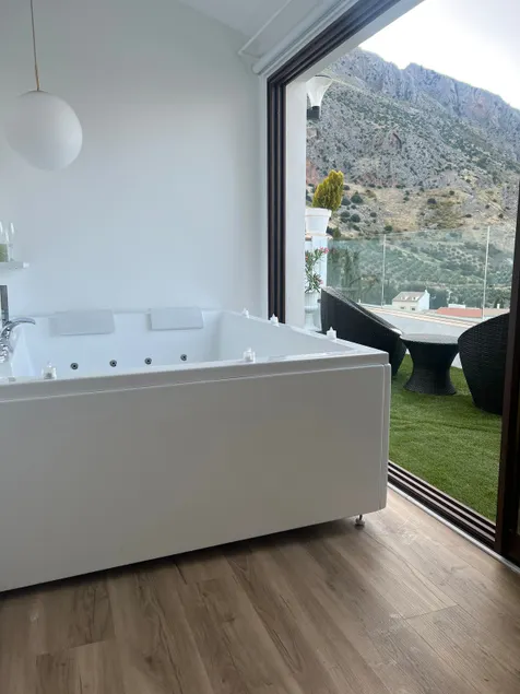 Private & relaxing Jacuzzi. Magina - Image 1