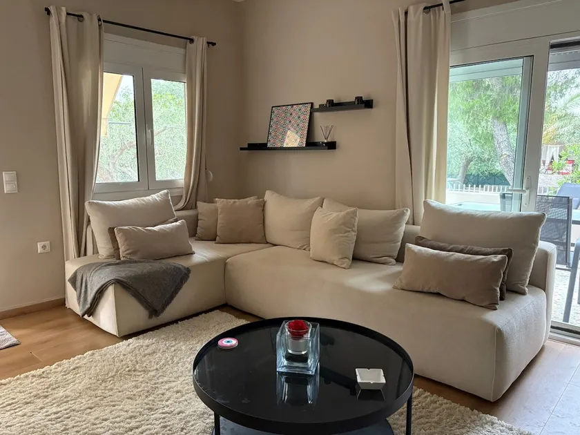Elina’s Villa by the Sea - Image 1