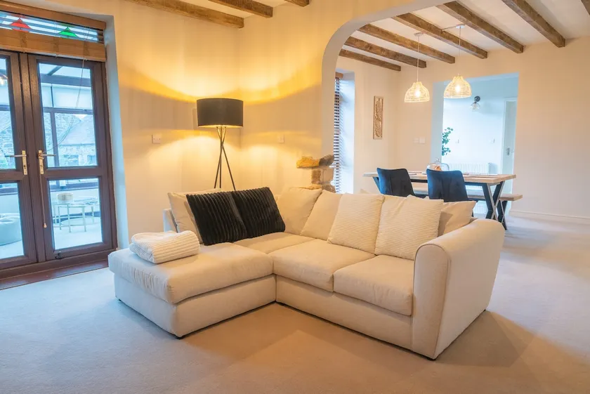 Lizzy’s Luxury Cottage - Image 1