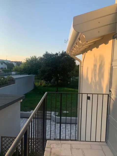 Large apartment in court: 3 rooms+parking, Udine - Image 1