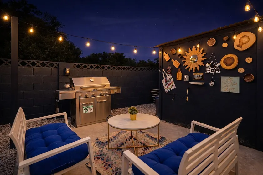 Modern 2BR Townhouse Near LV Strip | K & Q Beds! - Image 1