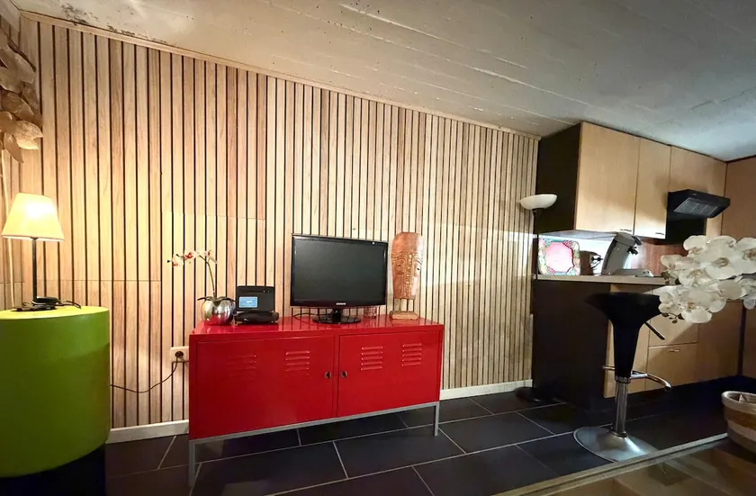 In Montigny-le-Tilleul: Beautiful Suite in Margaux - Image 1
