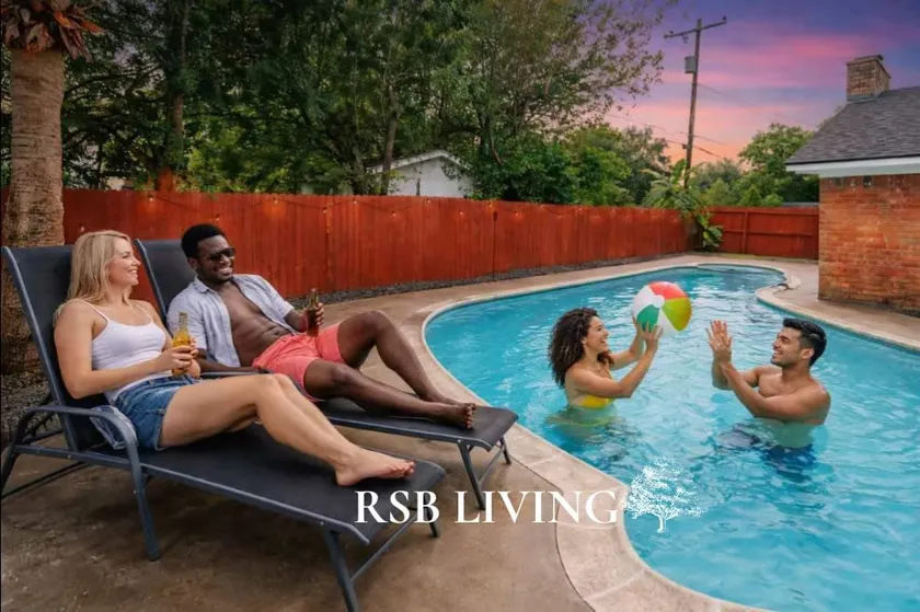 Amazing 4BR 2BA Winter Home with Pool & Game-Movie Room - Image 1