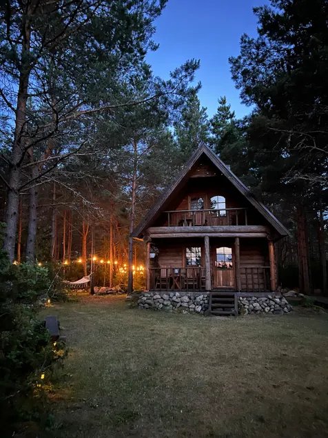 Nice log house under Muhu pines - Image 1