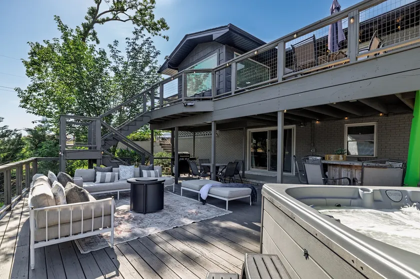 Lakefront w/ Hot Tub, Guesthouse, Dock & FirePit - Image 1