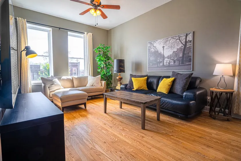 Classy 3BR King Apt in The Grove - Image 1