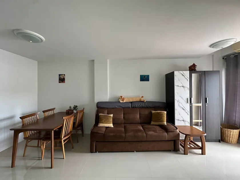 Beachfront Escape, next to ocean - Image 1