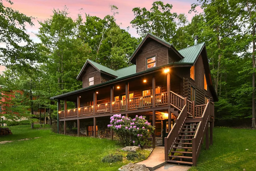 CharmingHome7PersonHotTubFirePit2Arcades9MintoWisp - Image 1