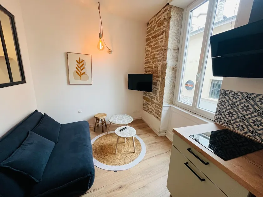 The air-conditioned apartment with light. - Image 1