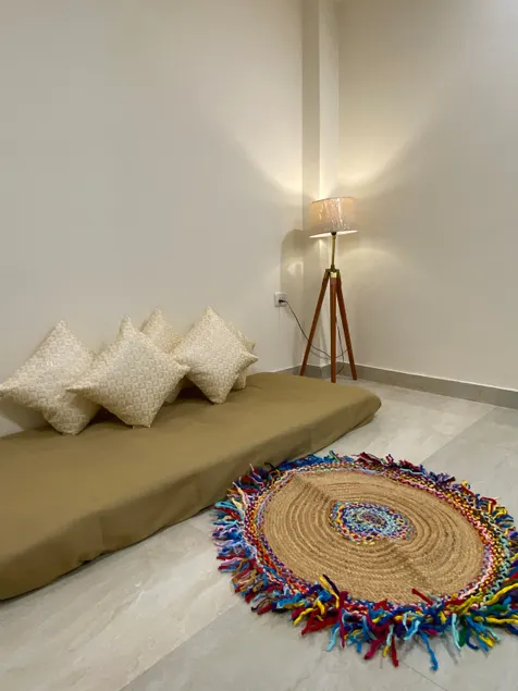 Comfy 1 bhk Apt. in South Delhi - Image 1