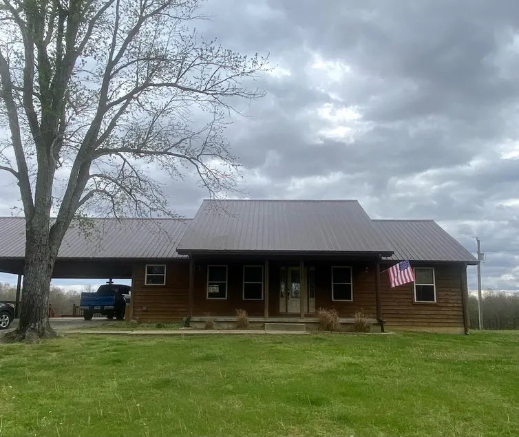 Logan Creek Whitetails Lodge - Image 1