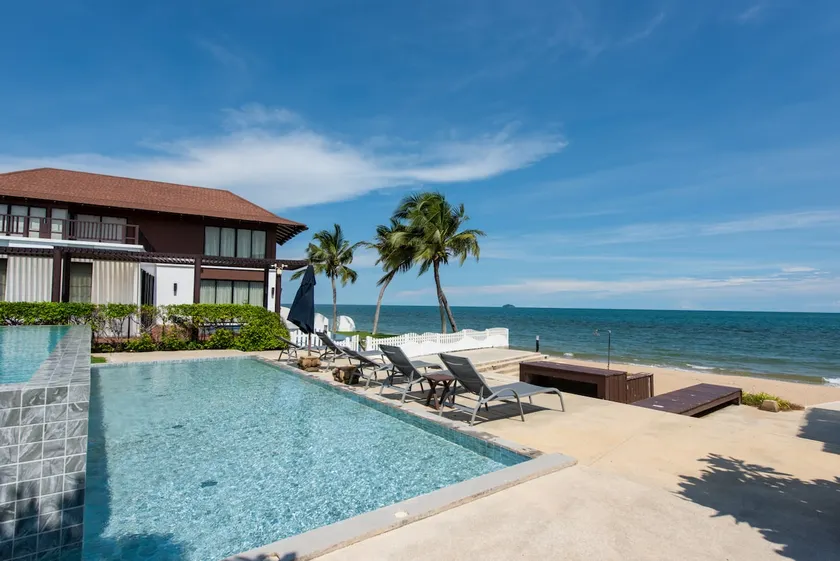 3 Bedroom Villa on the Beach - Image 1