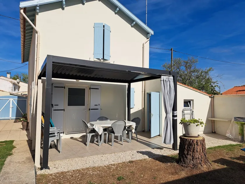 house - Image 1