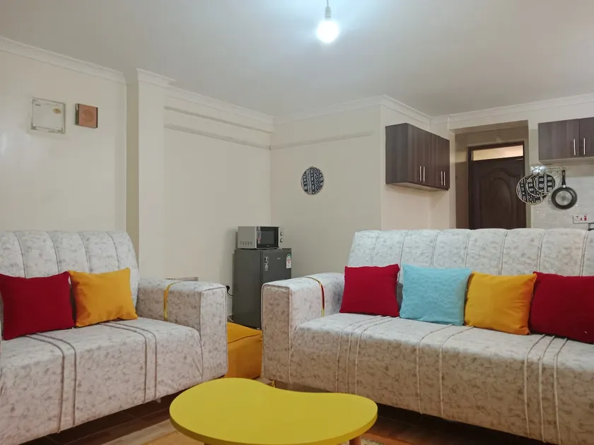 Executive homes with ample parking - Image 1