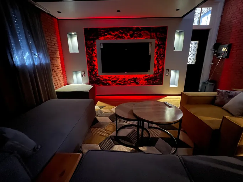 Chic Escape in the Heart of the City - Image 1