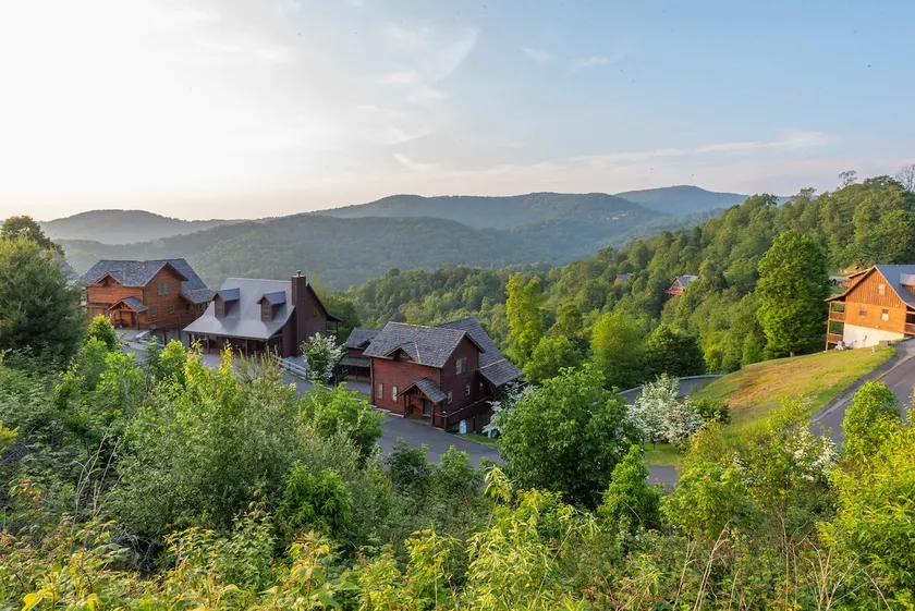 Big Views • New Hot Tub •New Grill •Near Asheville - Image 1