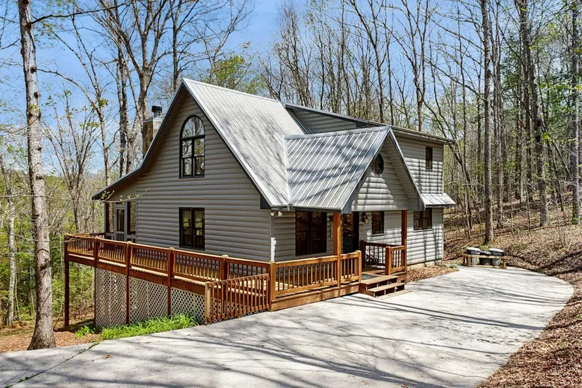 Wolf Creek Retreat Stay - Image 1