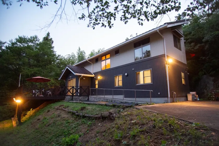 A starry sky villa in a quiet forest. Private rental for a flat rate regardless of the number of guests/up to 12 people/pets allowed/noise allowed - Image 1