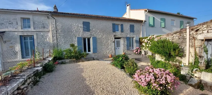 House in Cozes - Image 1