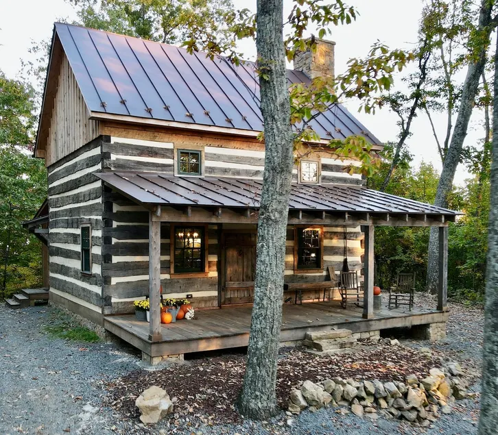 Historic 1830 Cabin Near Shenandoah National Park - Image 1