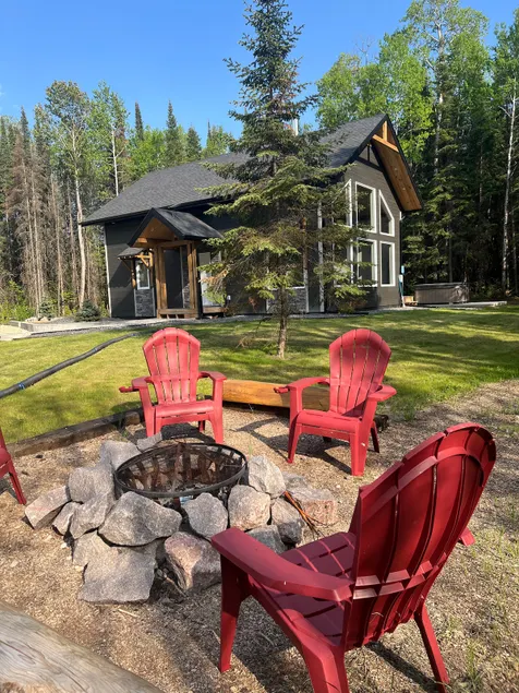 Escape to Nature - Stunning 4-Season Cabin! - Image 1
