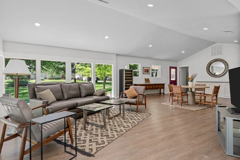 Brazos River Retreat with Dock - Image 1