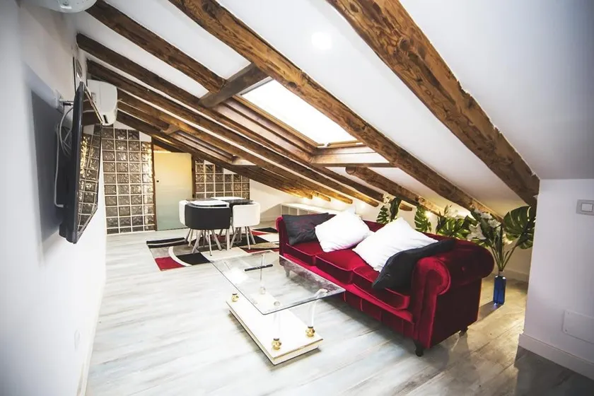 Beautiful penthouse: for urban explorers - Image 1
