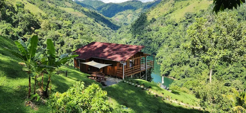 Luxury Cabin Norcasia Caldas - Amaní Reservoir - Image 1