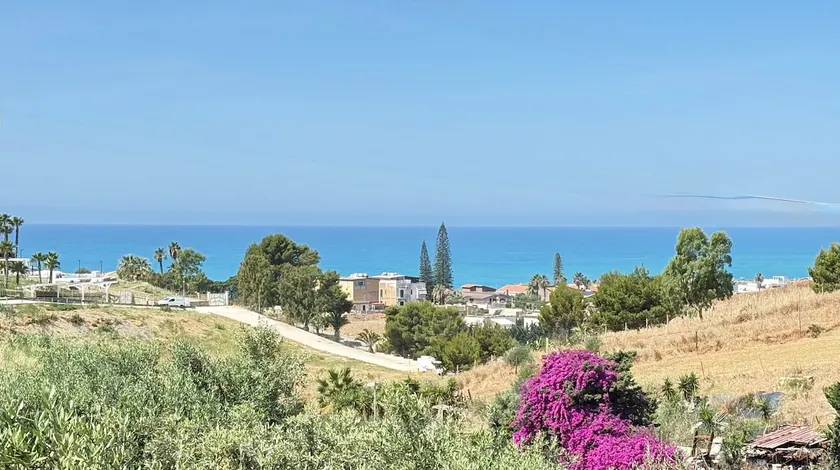 Tourist accommodation with a sea view - Image 1