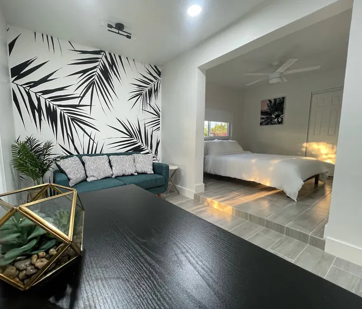 The Vice City Suite•Private Stay+Free Parking - Image 1