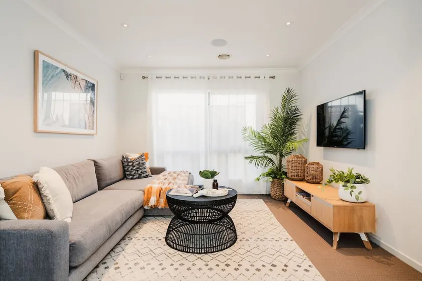 Hamptons Haven Luxe 4 bedroom, 2 bathroom, WIFI, Great for wedding stays Managed by Host On The Coast - Image 1