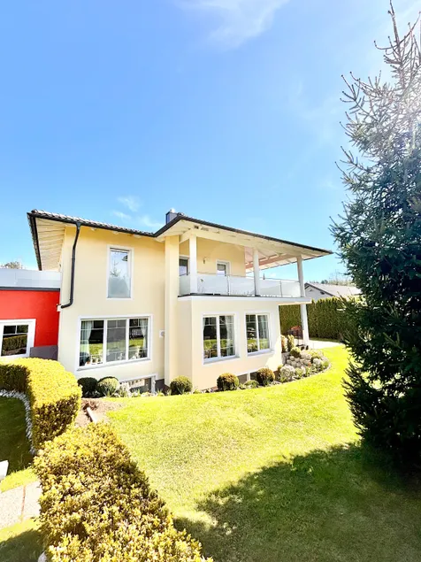 Flower House, 3 bedroom Apartment - Image 1