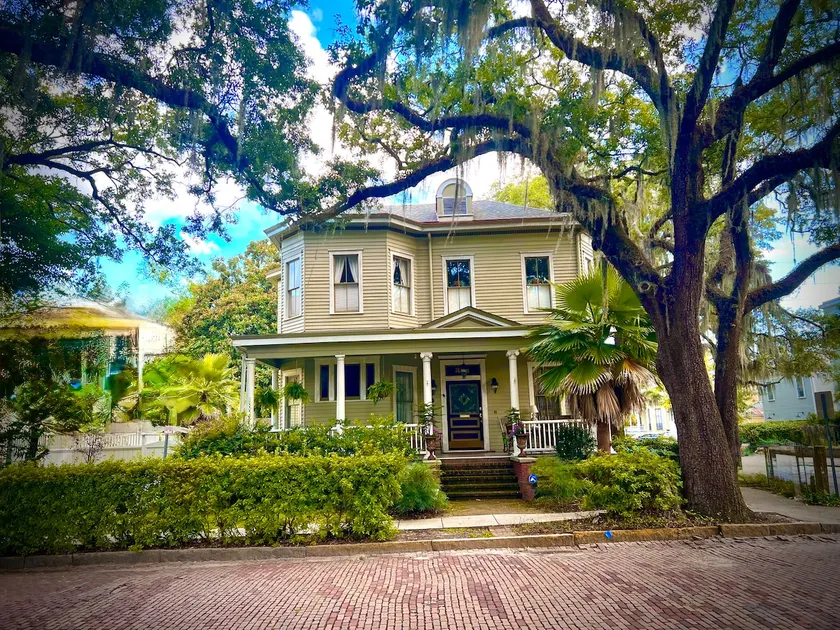 The Starland 1899 Groups by Forsyth Park - Image 1