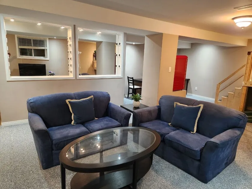 Spacious & Comfortable 1BR Unit, Peaceful Setting - Image 1