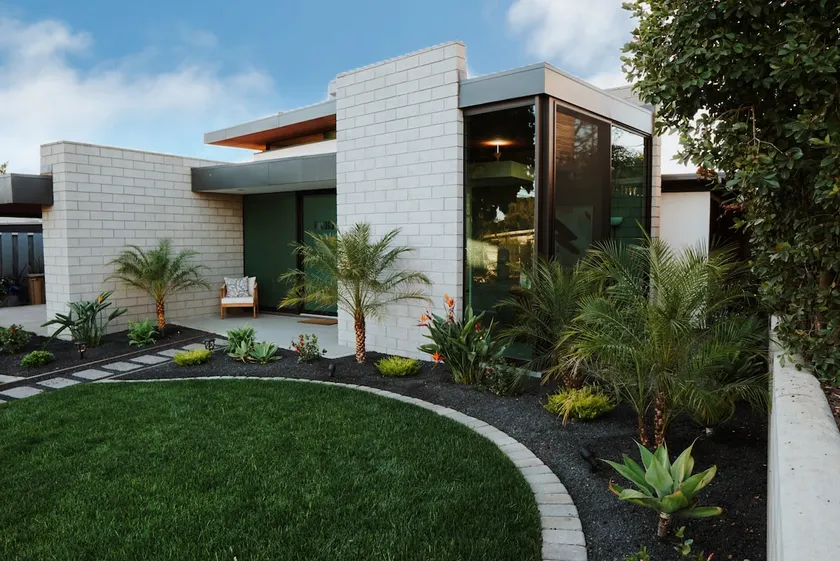 *NEW* Oceanside Mesa Retreat Steps From Beach - Image 1