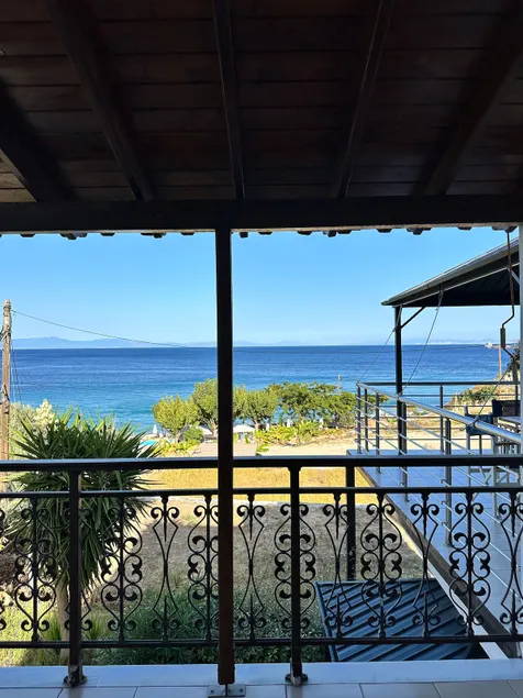Debbie s Beach House - Image 1