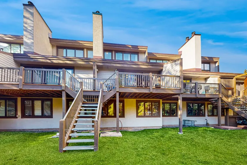 3BR Renovated townhome on Gore Creek with 2 decks - Image 1