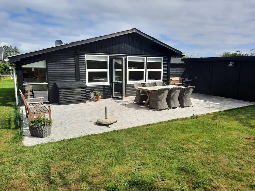 Hyggeligt sommerhus i Lønstrup til 5 personer - Image 1