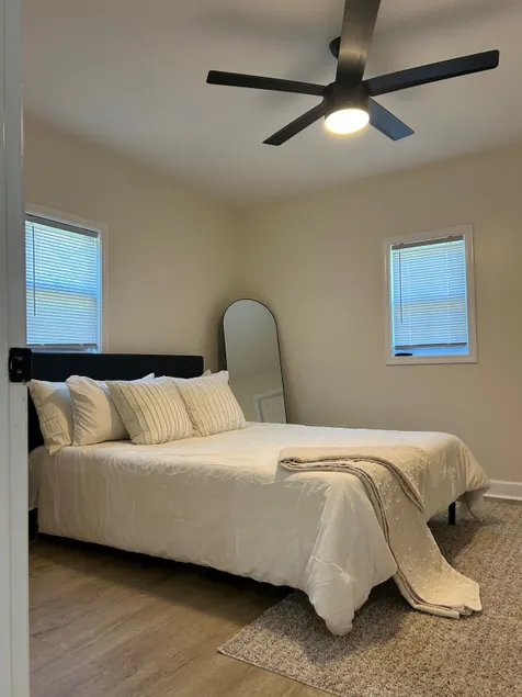 Stylish Newly Renovated Home near AU - Image 1