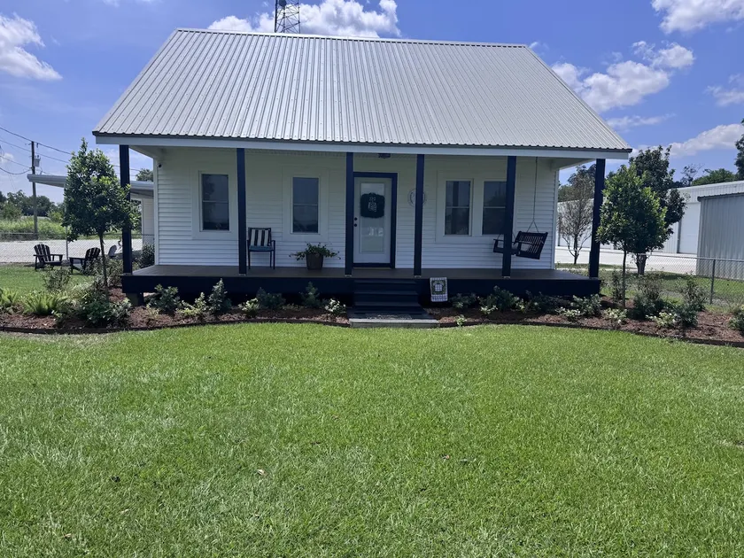 The Main Cottage - Image 1