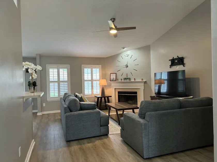 Spacious 3BR Residence - Image 1