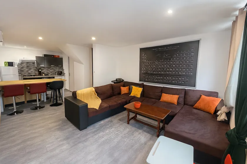Pro & Family Apartment - Image 1