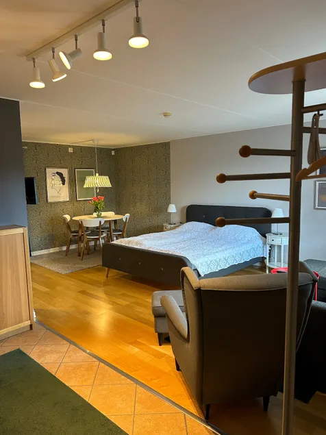 Strängnäs, lakeside accommodation centrally - Image 1