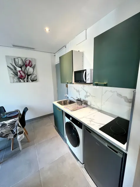 GREEN ART 3-room apartment * * * * - Image 1